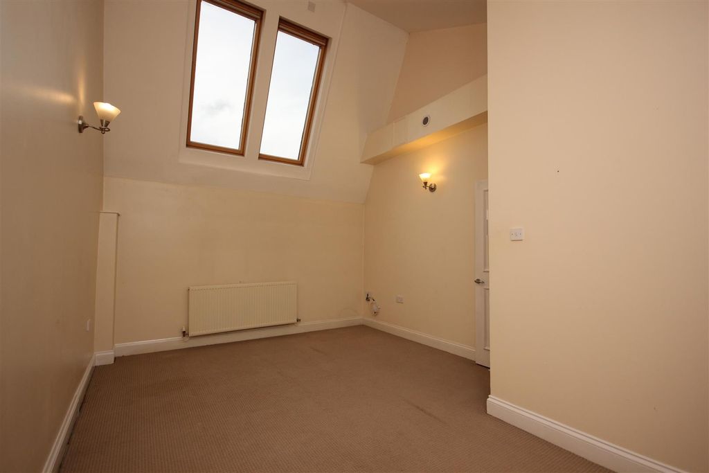 Property photo 2 of 14 Img_9813.Jpg