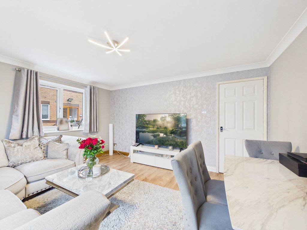 Property photo 3 of 16 Cam04789G0-Pr0033-Still018