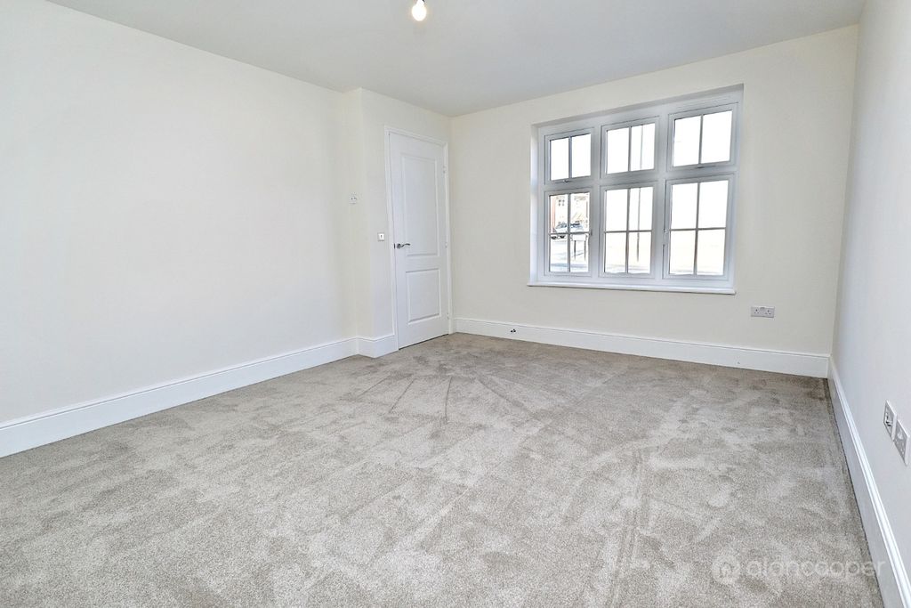 Property photo 3 of 24 5541695