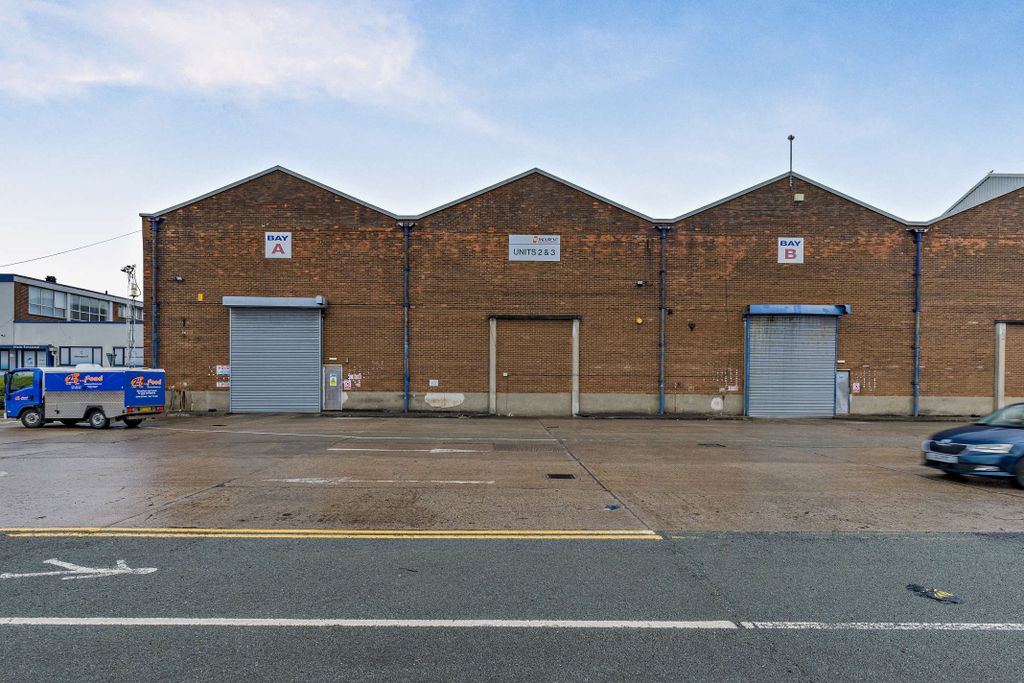 Property photo 2 of 19