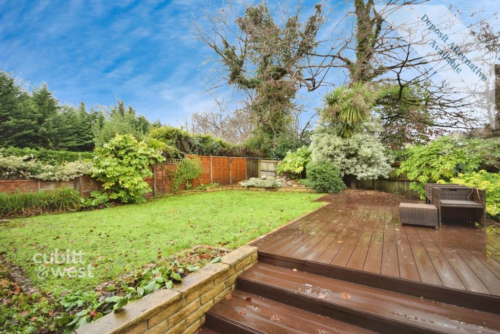 Property photo 2 of 29 Garden