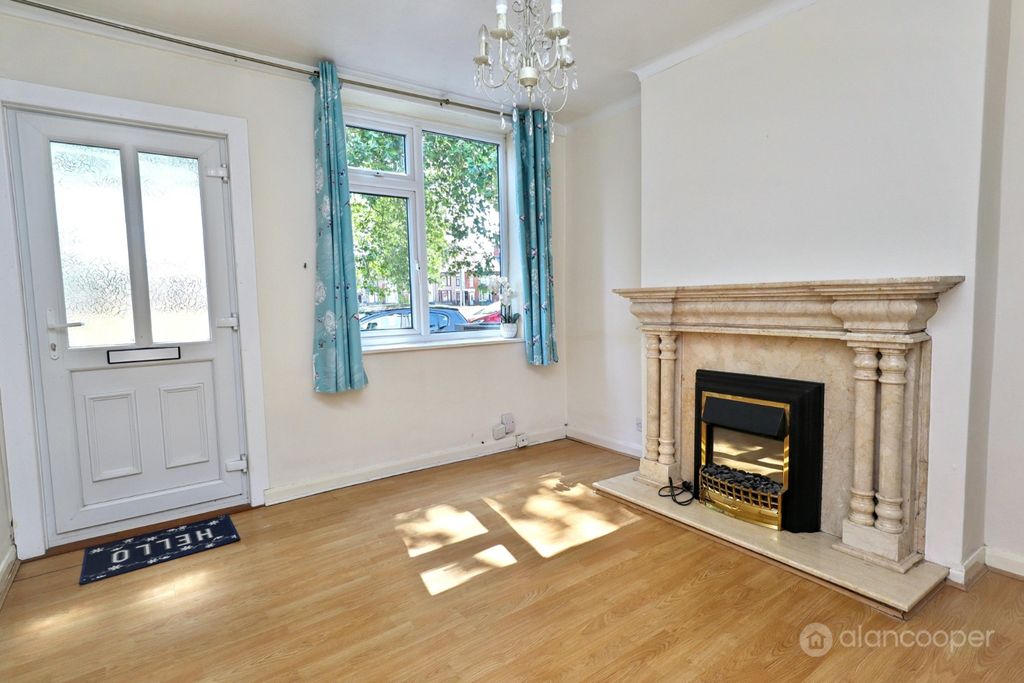 Property photo 3 of 19 5248366