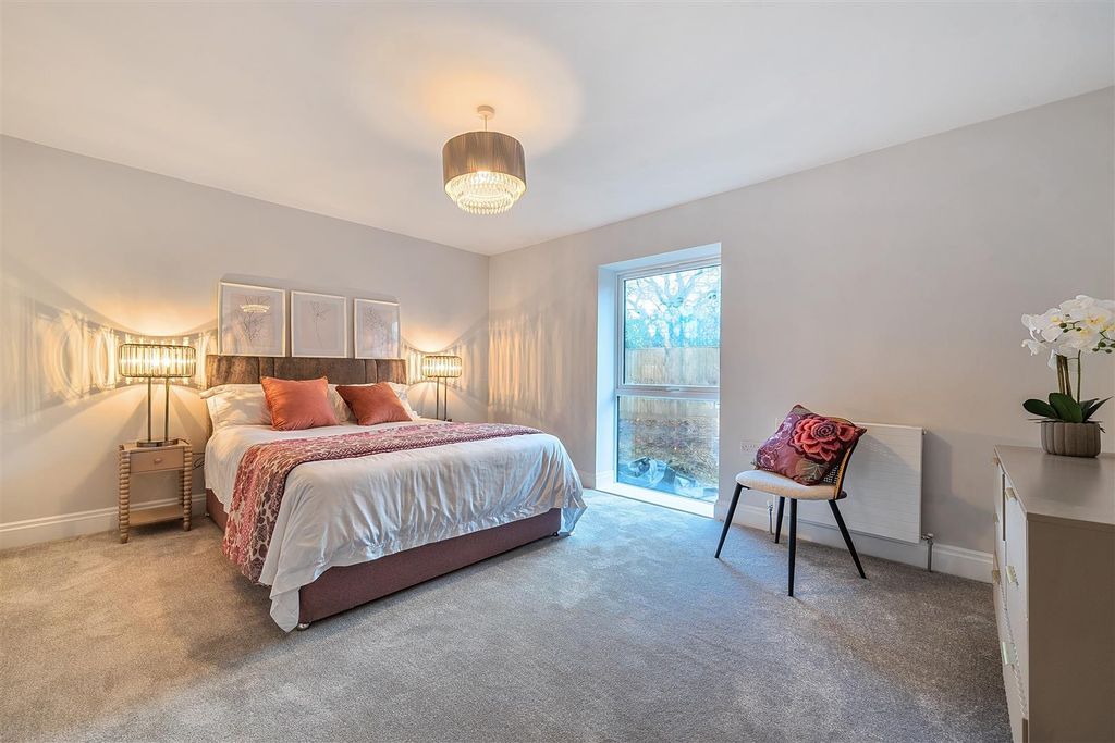 Property photo 3 of 19 1388757-14-693A94129d478.Jpg