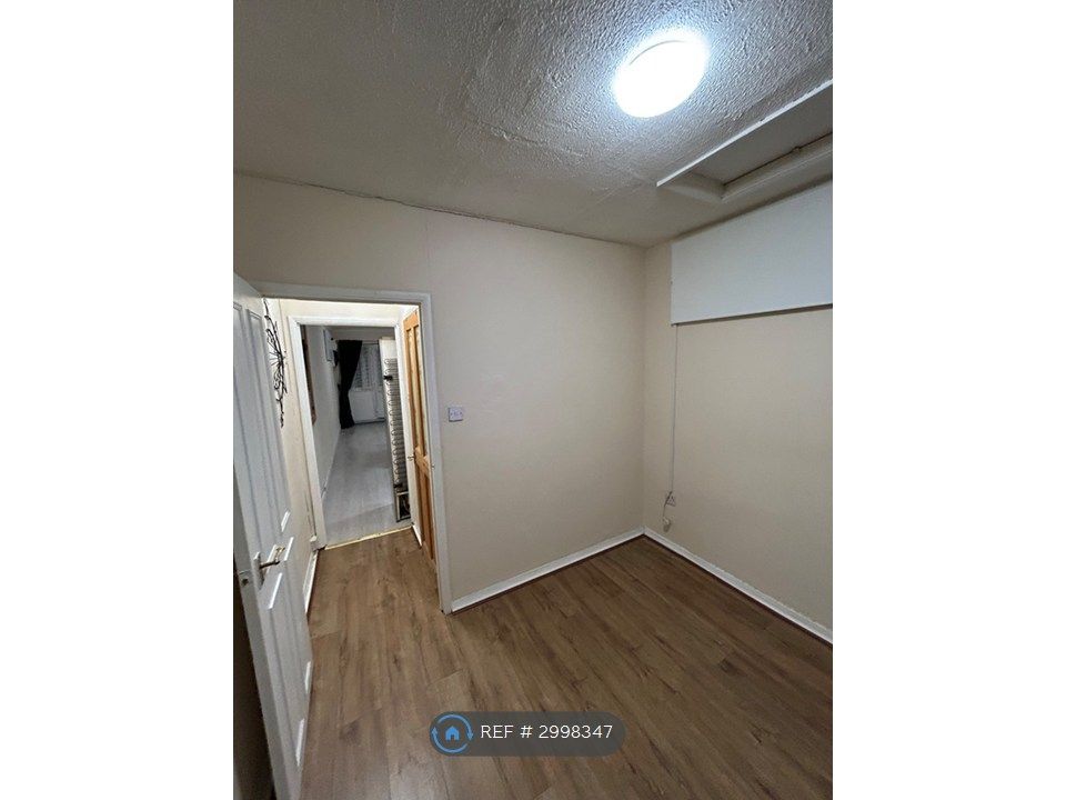 Property photo 3 of 25