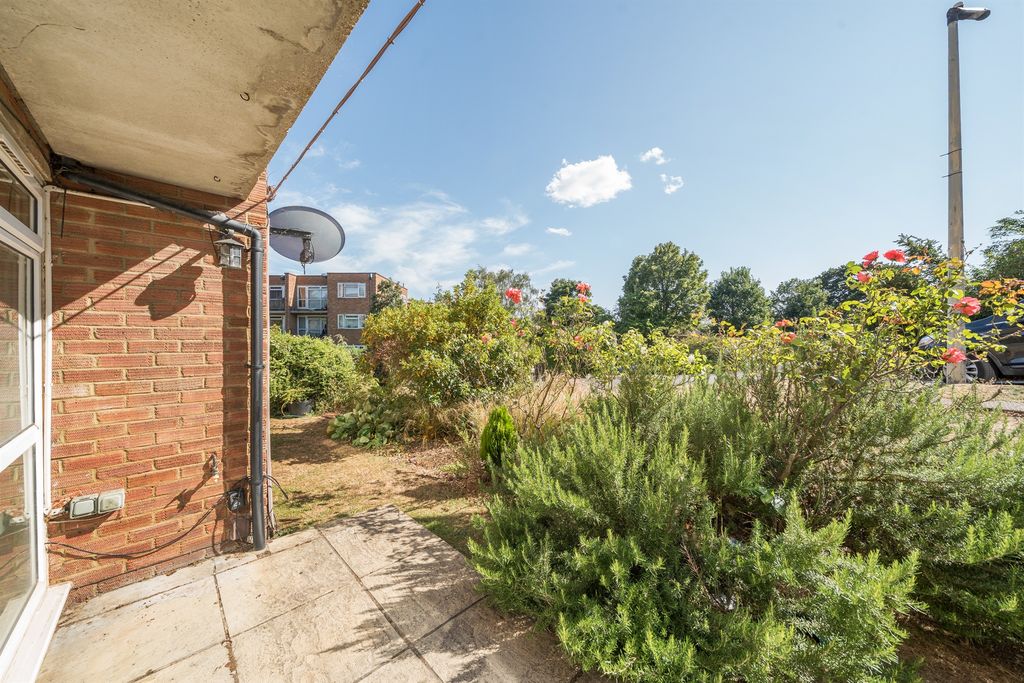 Property photo 2 of 10