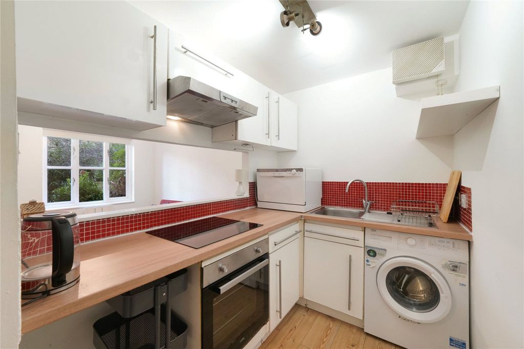 Property photo 2 of 15 Picture No. 04