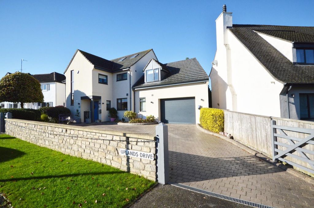 Property photo 1 of 44 Outside