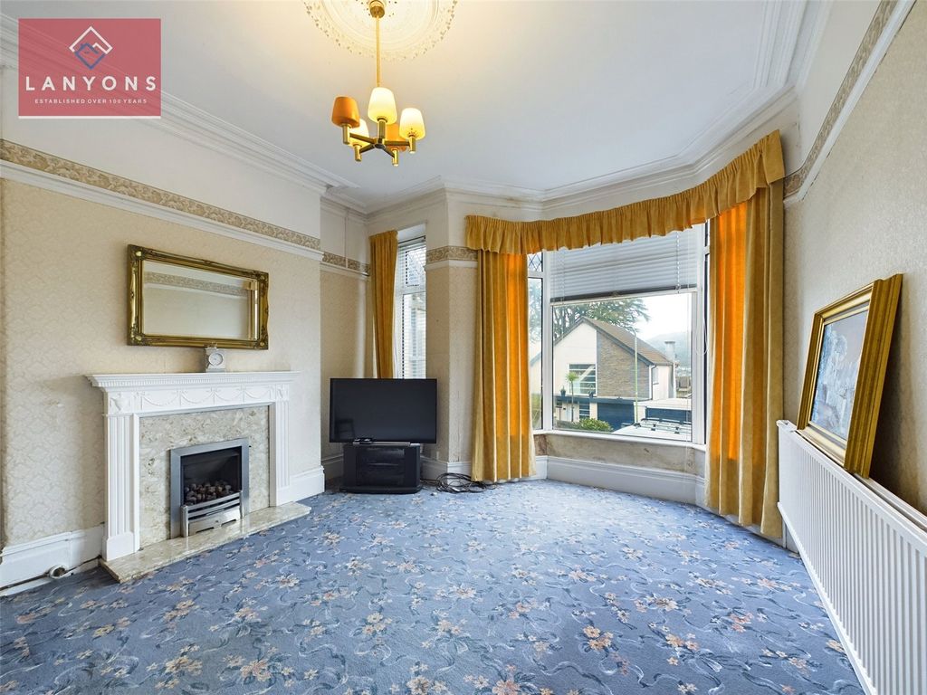 Property photo 1 of 19 Picture No. 23
