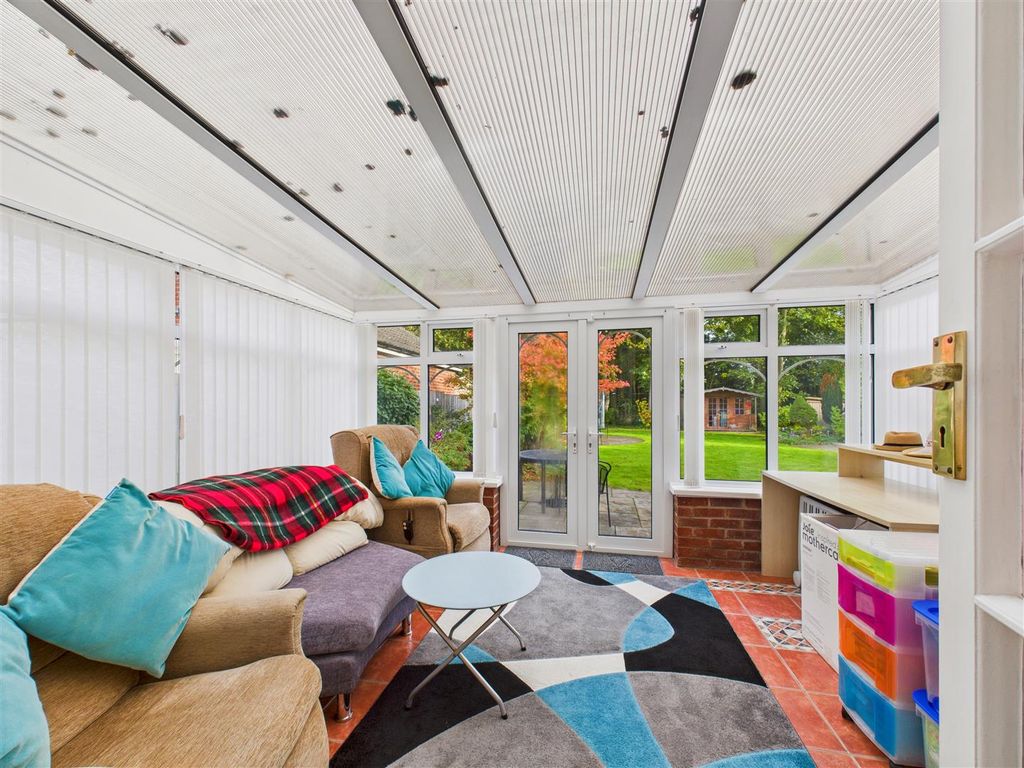 Property photo 3 of 20 Conservatory