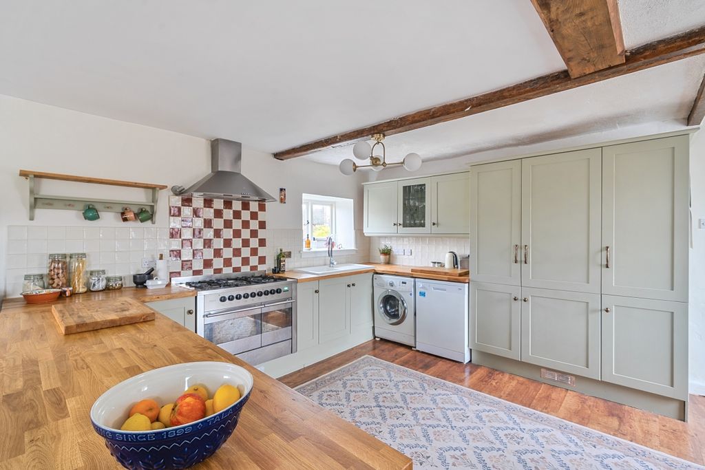 Property photo 2 of 23