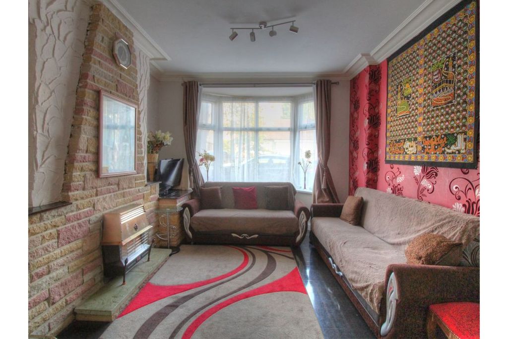 Property photo 2 of 12