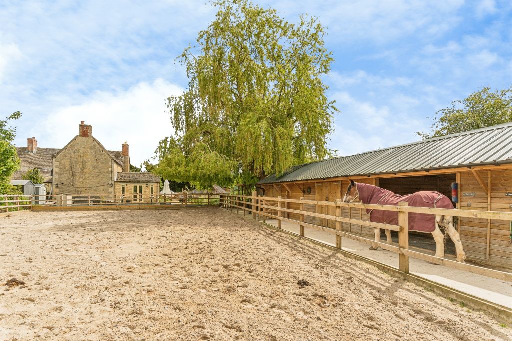 Property photo 3 of 32