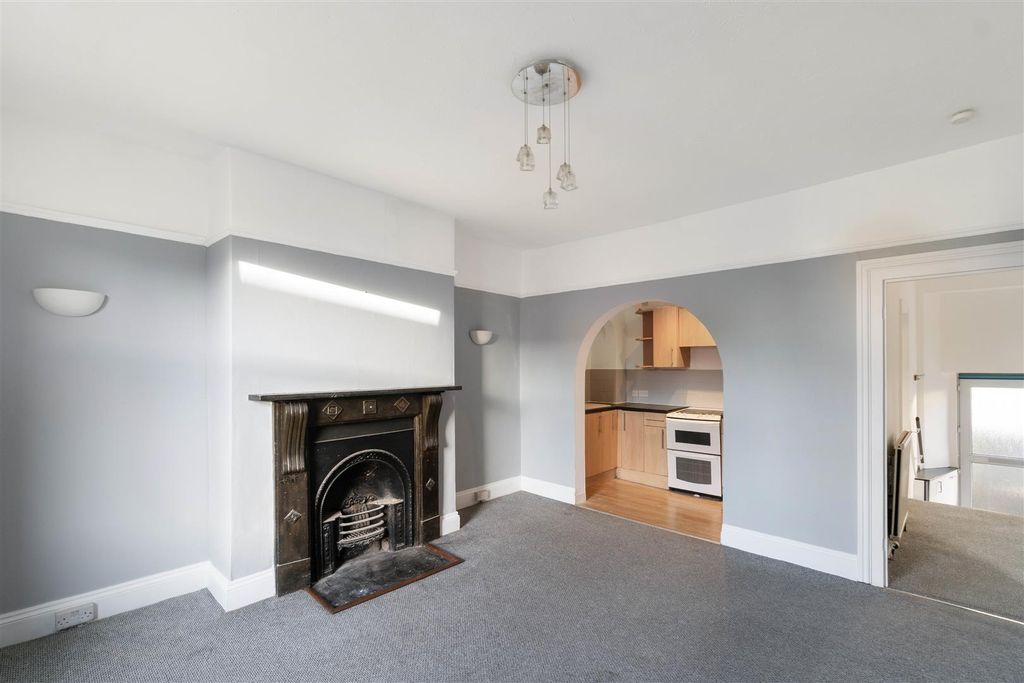 Property photo 3 of 9 Living Room Kitchen