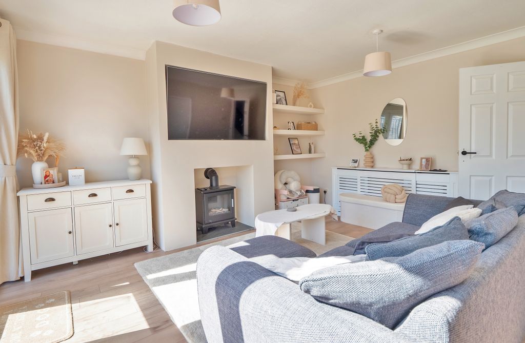 Property photo 3 of 16