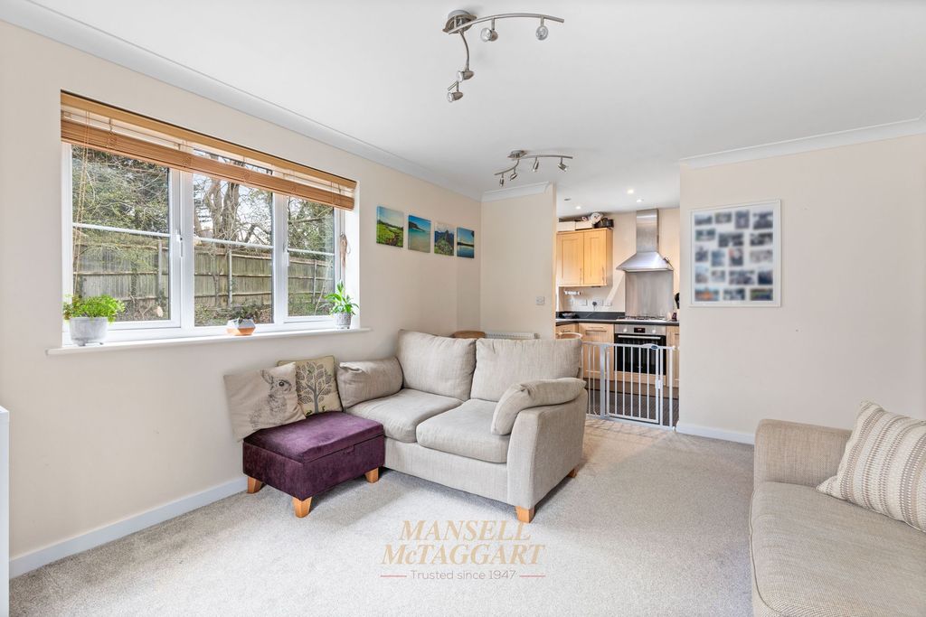 Additional image 5 of 2 bed flat for saleAlbion Way, Edenbridge TN8