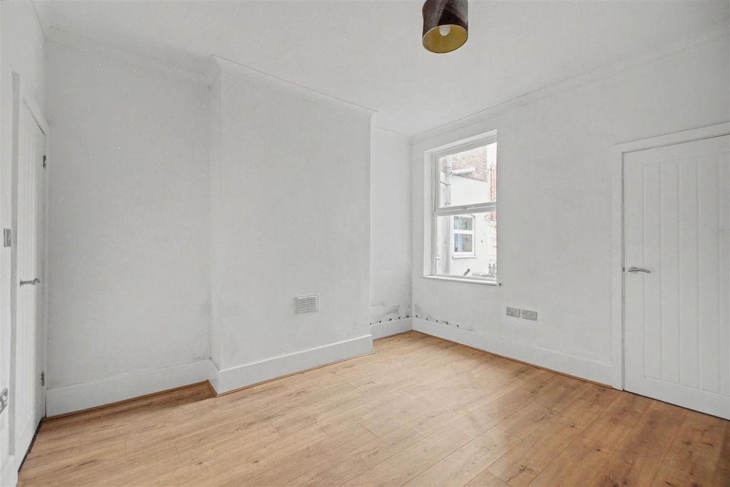 Property photo 3 of 13 Dining Room