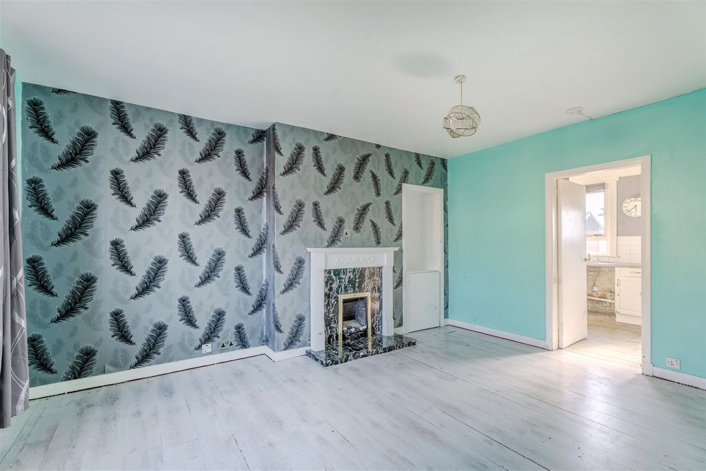 Property photo 2 of 15 Broomyknowe-8.Jpg