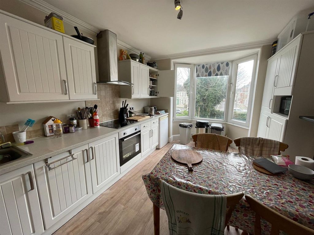 Property photo 1 of 13 19E59Afe-040E-4Ebd-Aa08-56828c8F9d13.Jpg