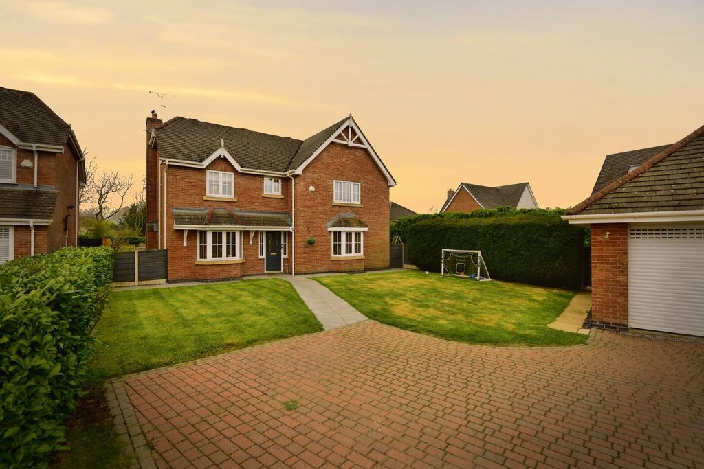 Property photo 1 of 30 Pbox-Img.Jpg