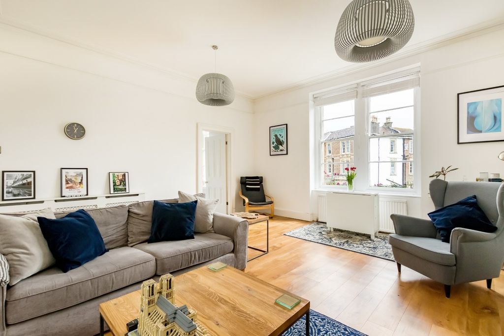 Property photo 3 of 14 Sitting Room