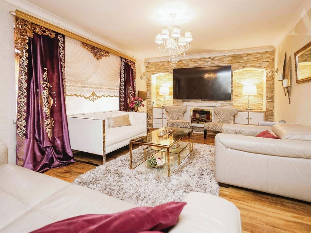 Property photo 2 of 15 9 Ventnor Ave Lounge x 2