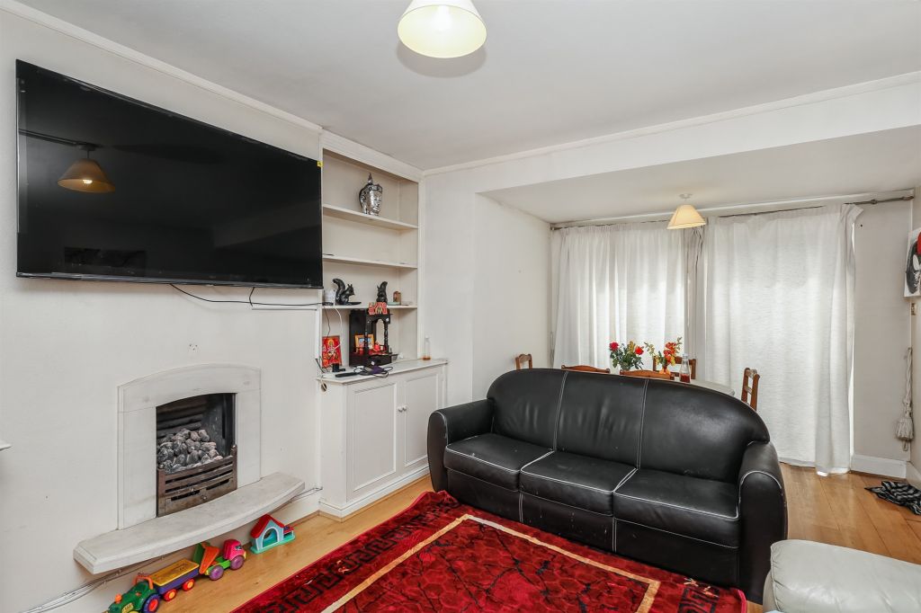 Property photo 2 of 23