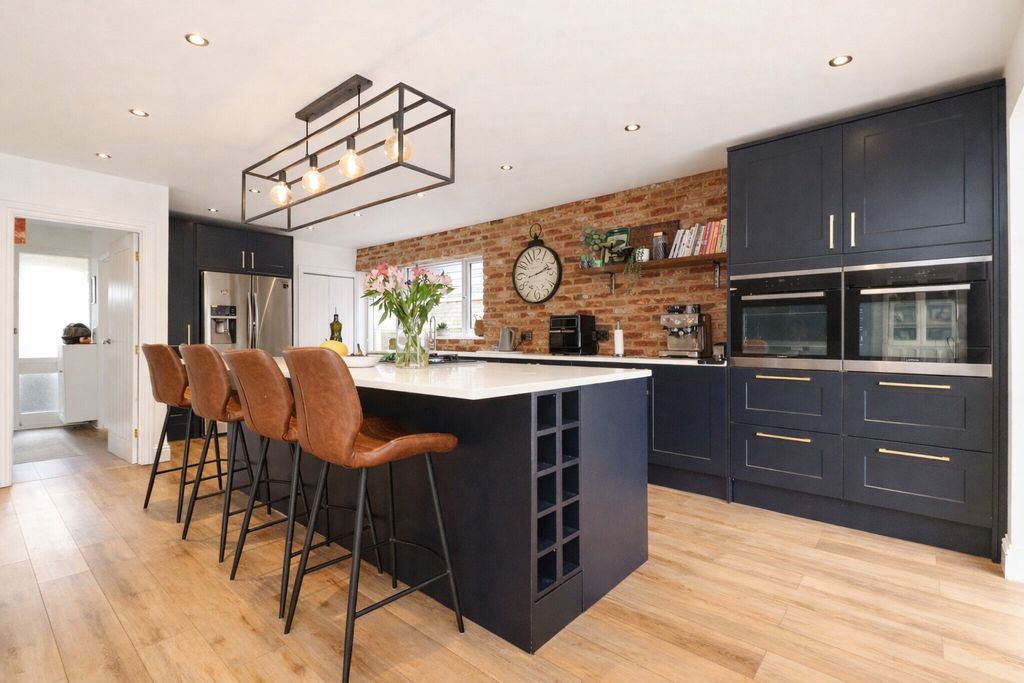 Property photo 2 of 14 Picture 2