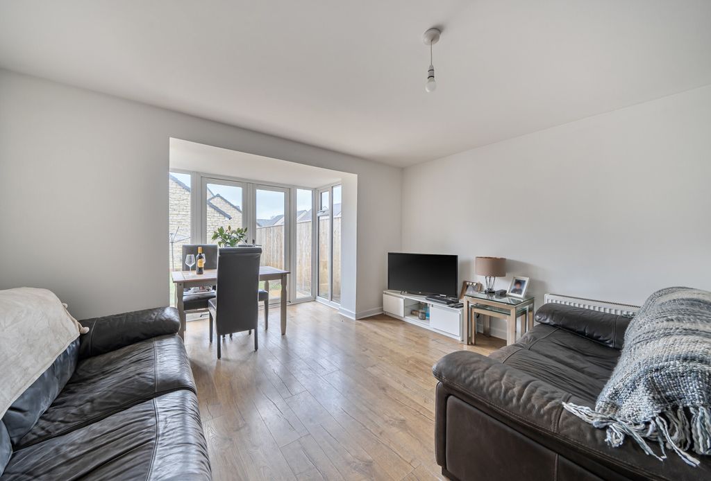 Property photo 3 of 18 1424291-7-69B2Ca3...