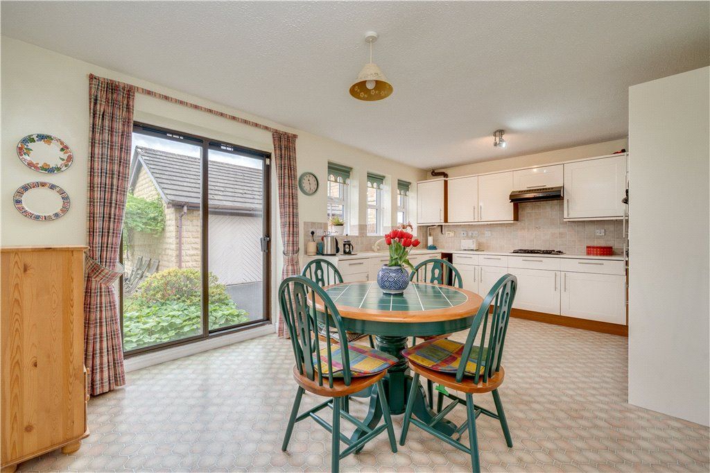 Property photo 3 of 20 Dining Kitchen