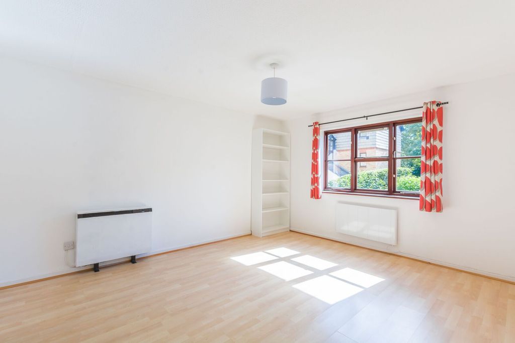Property photo 2 of 7