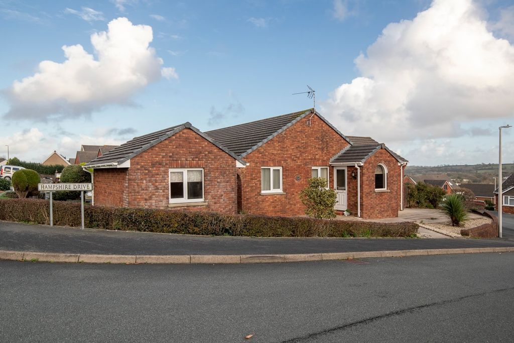 Property photo 1 of 20