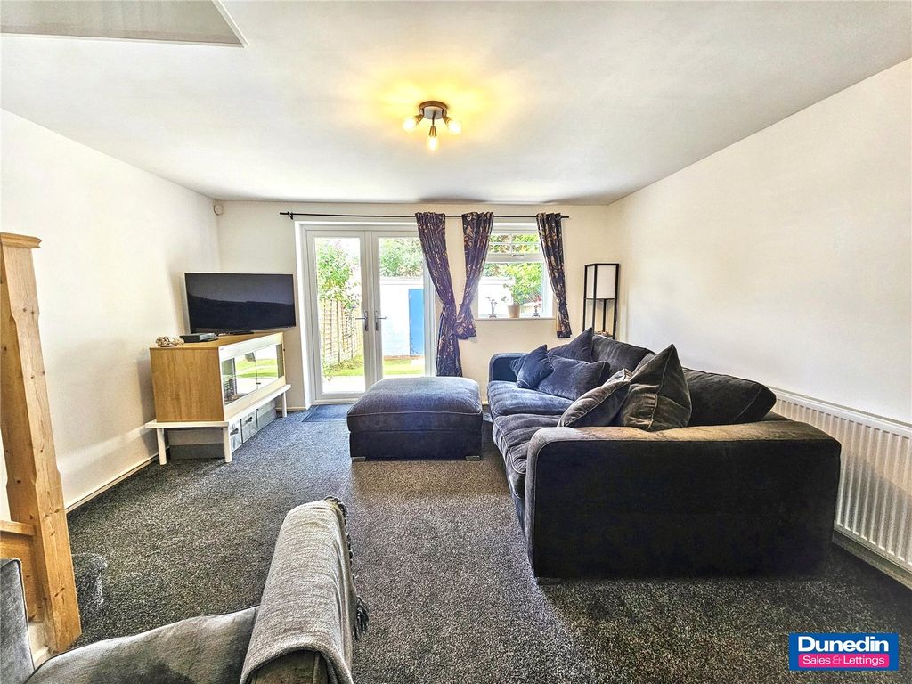 Property photo 3 of 16 Picture No. 10