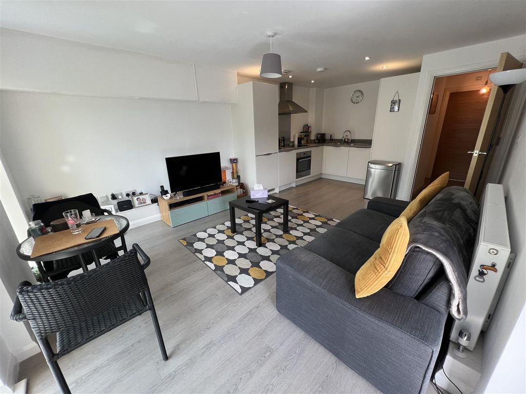 Property photo 3 of 14