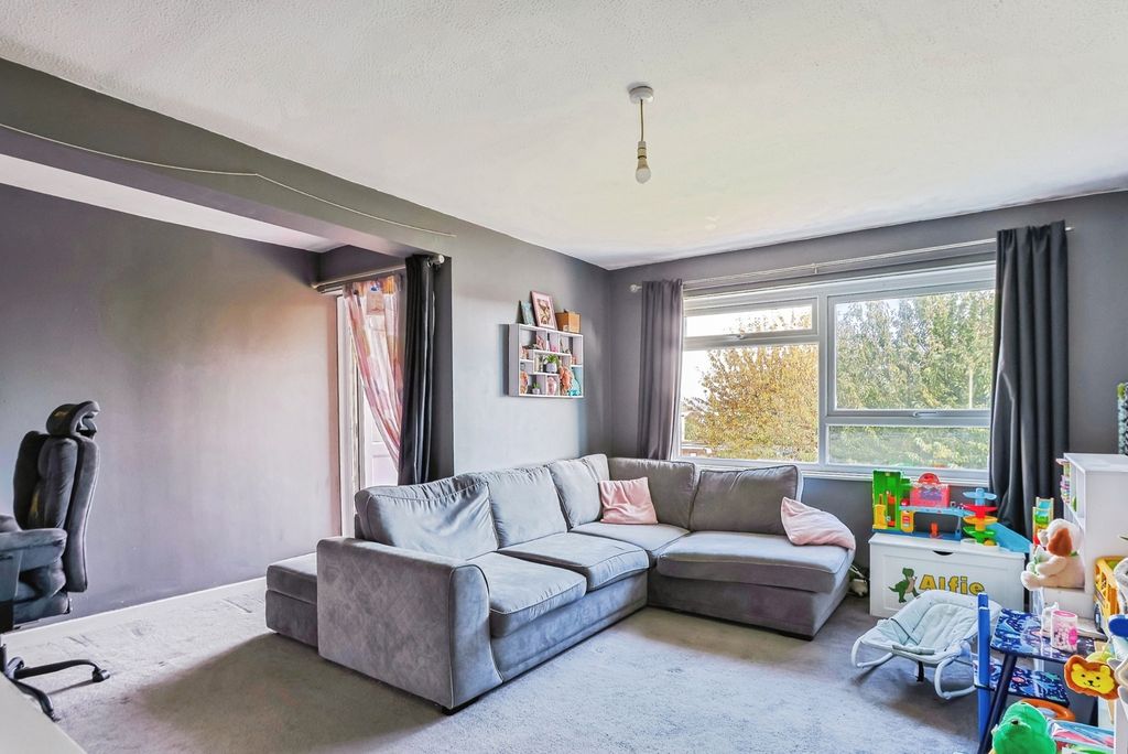 Property photo 2 of 17 Pbox-Img.Jpg