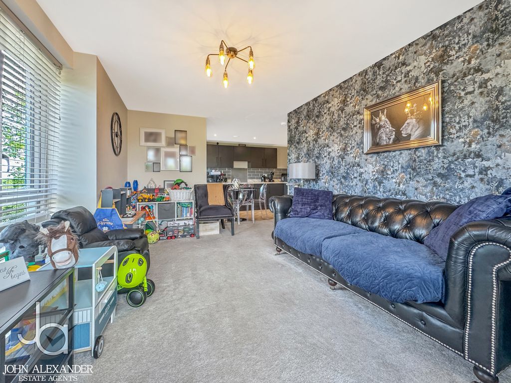 Property photo 3 of 21