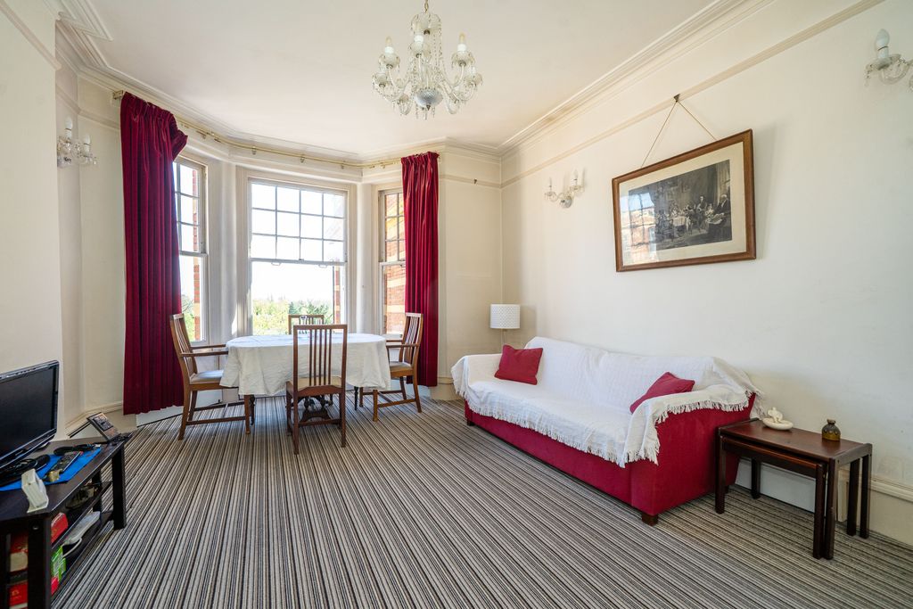 Property photo 3 of 12