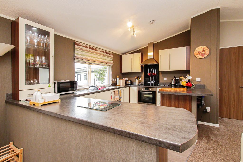 Property photo 2 of 15 Kitchen