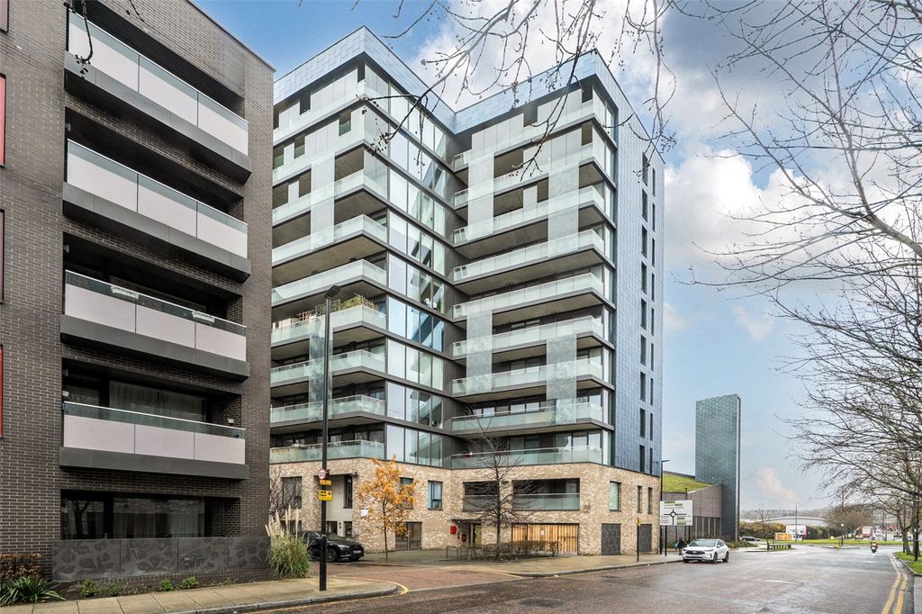 Property photo 1 of 20 Exernal