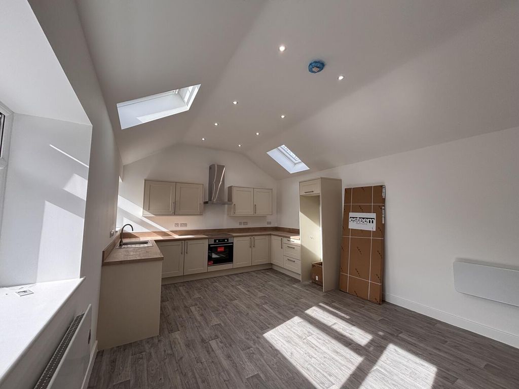 Property photo 2 of 12 Kitchen