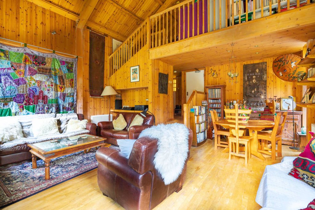 Property photo 3 of 30