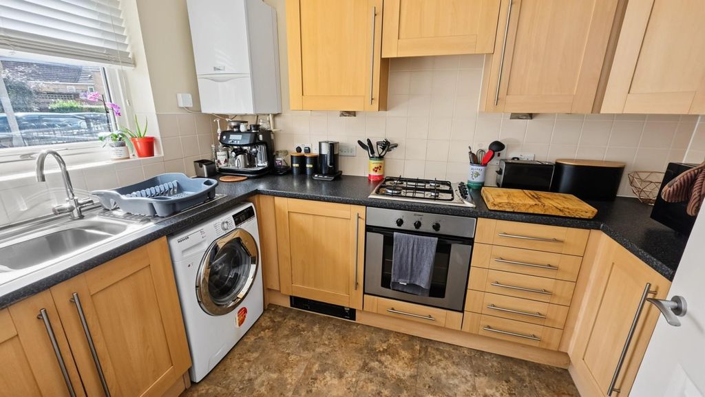 Property photo 3 of 7