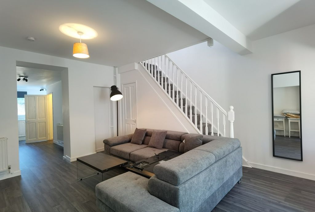 Property photo 1 of 27