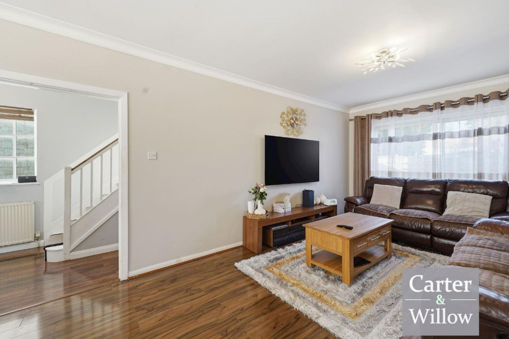 Additional image 8 of 3 bed end terrace house for saleWinding Way, Dagenham RM8