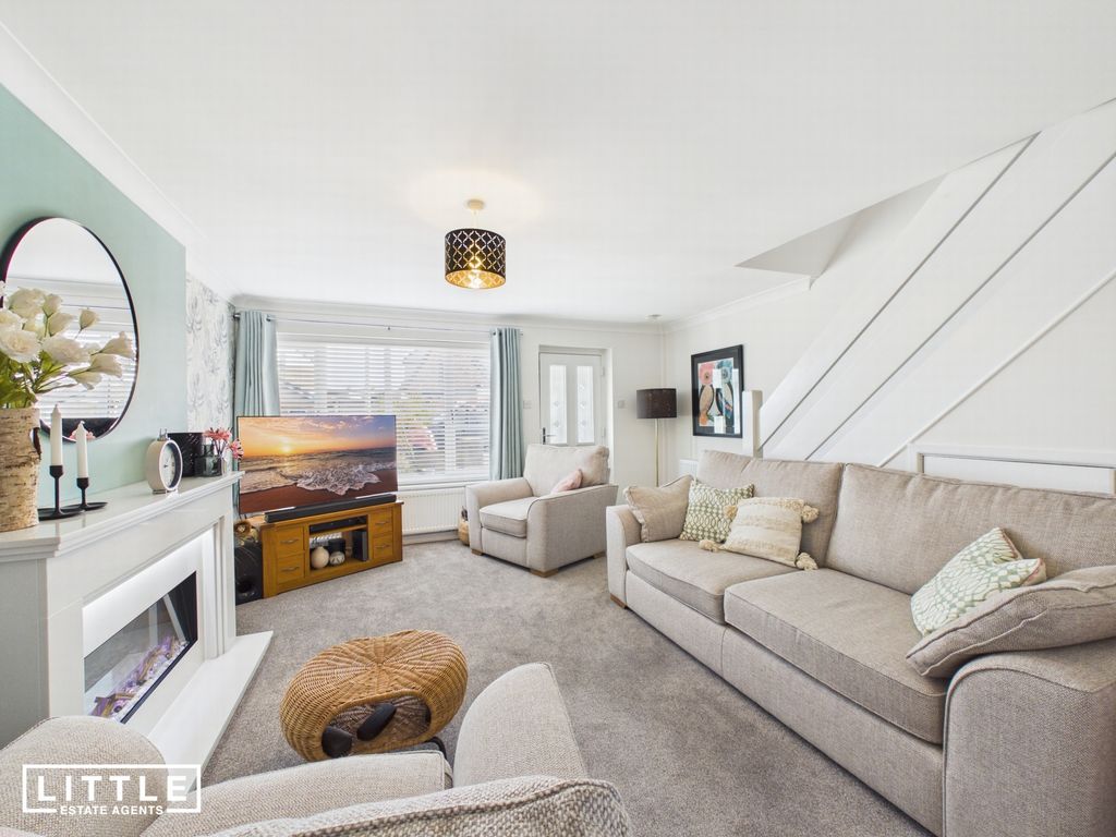 Property photo 2 of 28 Photo 4