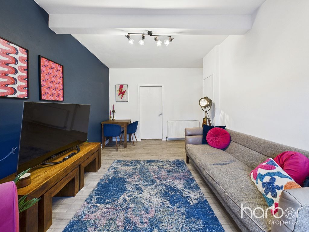 Property photo 3 of 12 4536045