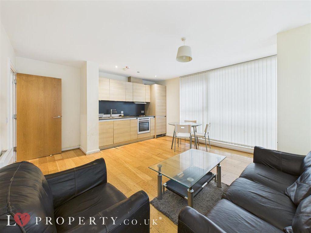Property photo 2 of 13 Cam05016G0-Pr0116-Still001.Jpg