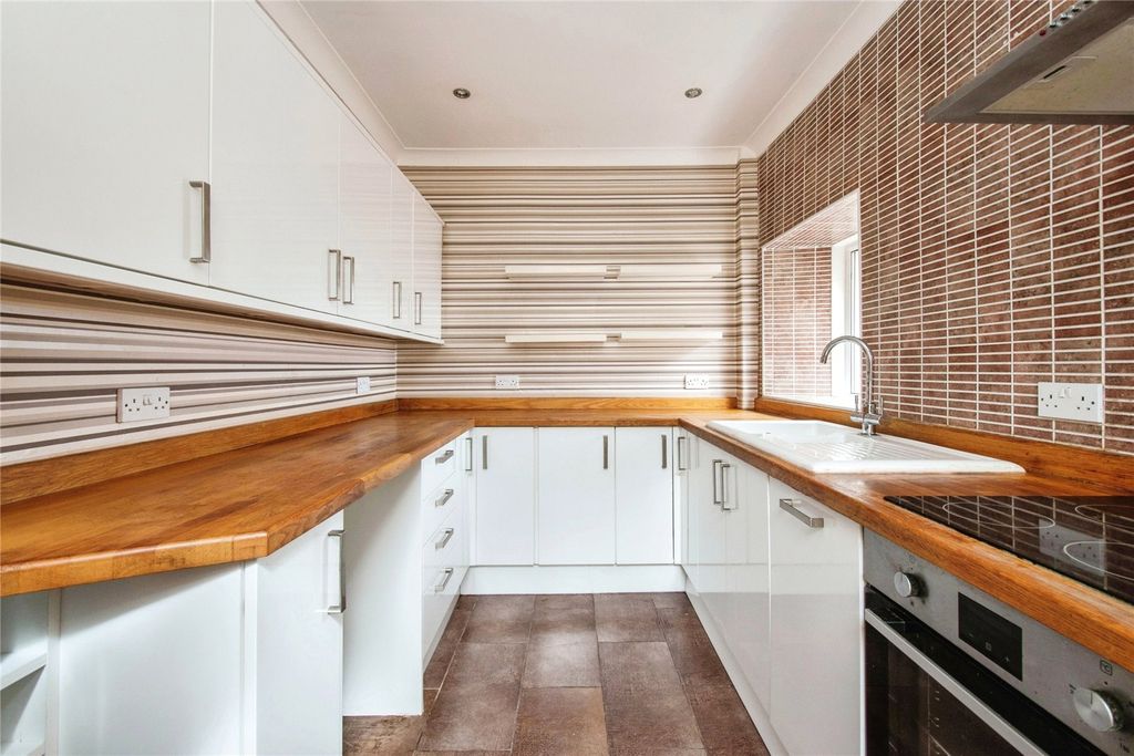 Property photo 3 of 9 Picture No. 11