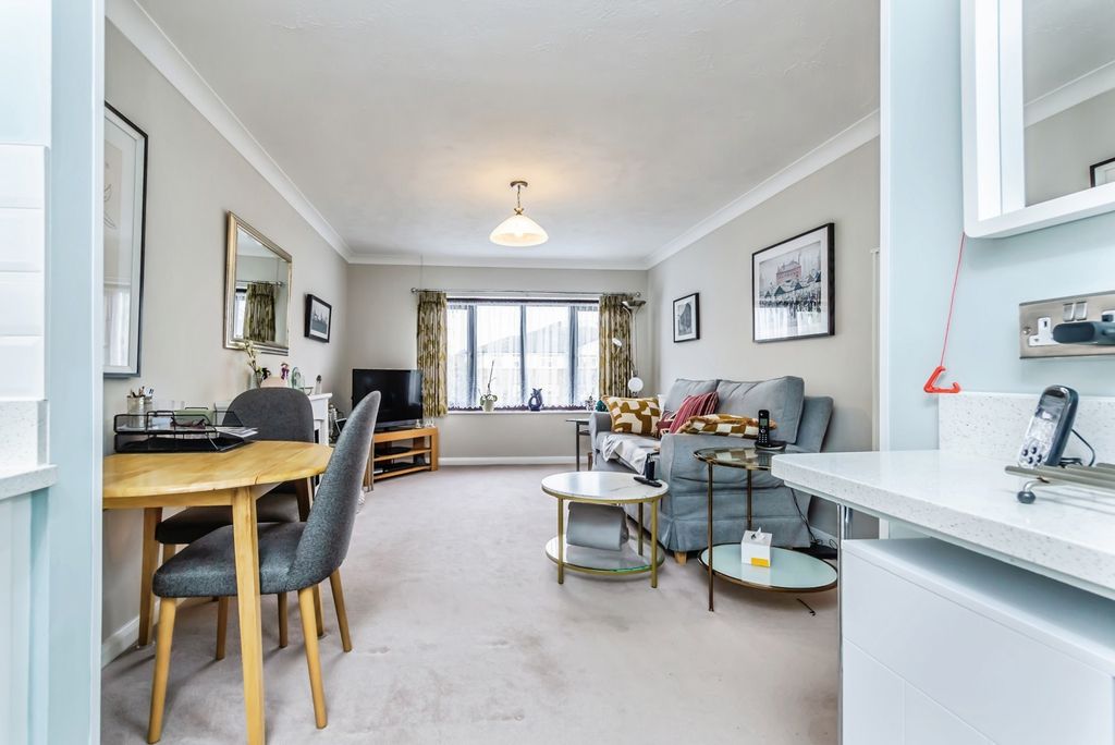 Property photo 3 of 16 Pbox-Img.Jpg