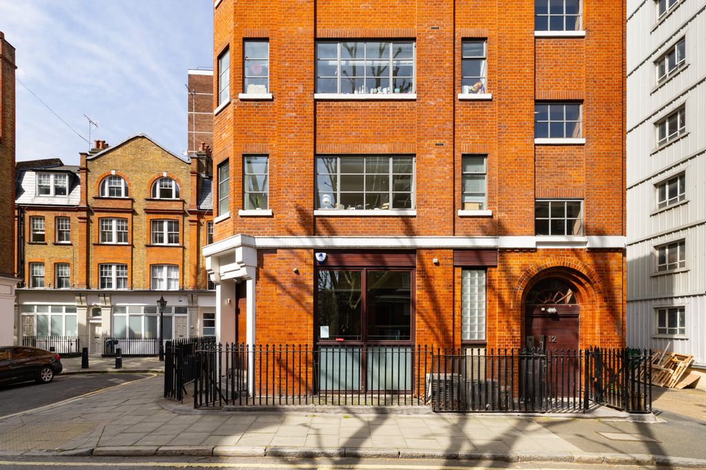 Property photo 3 of 40