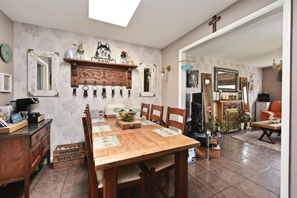 Property photo 2 of 15 Dining Room